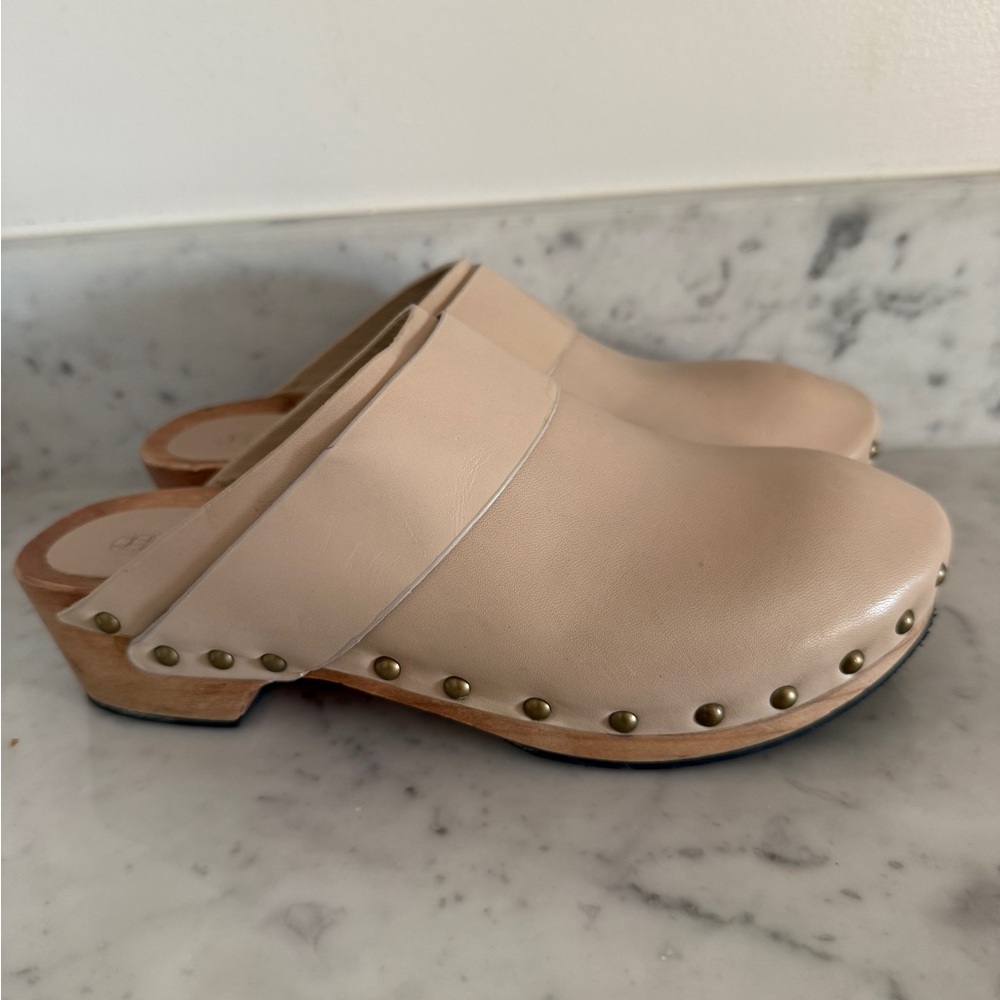 Massimo Dutti Cream leather and wood clogs  with Studded Detail